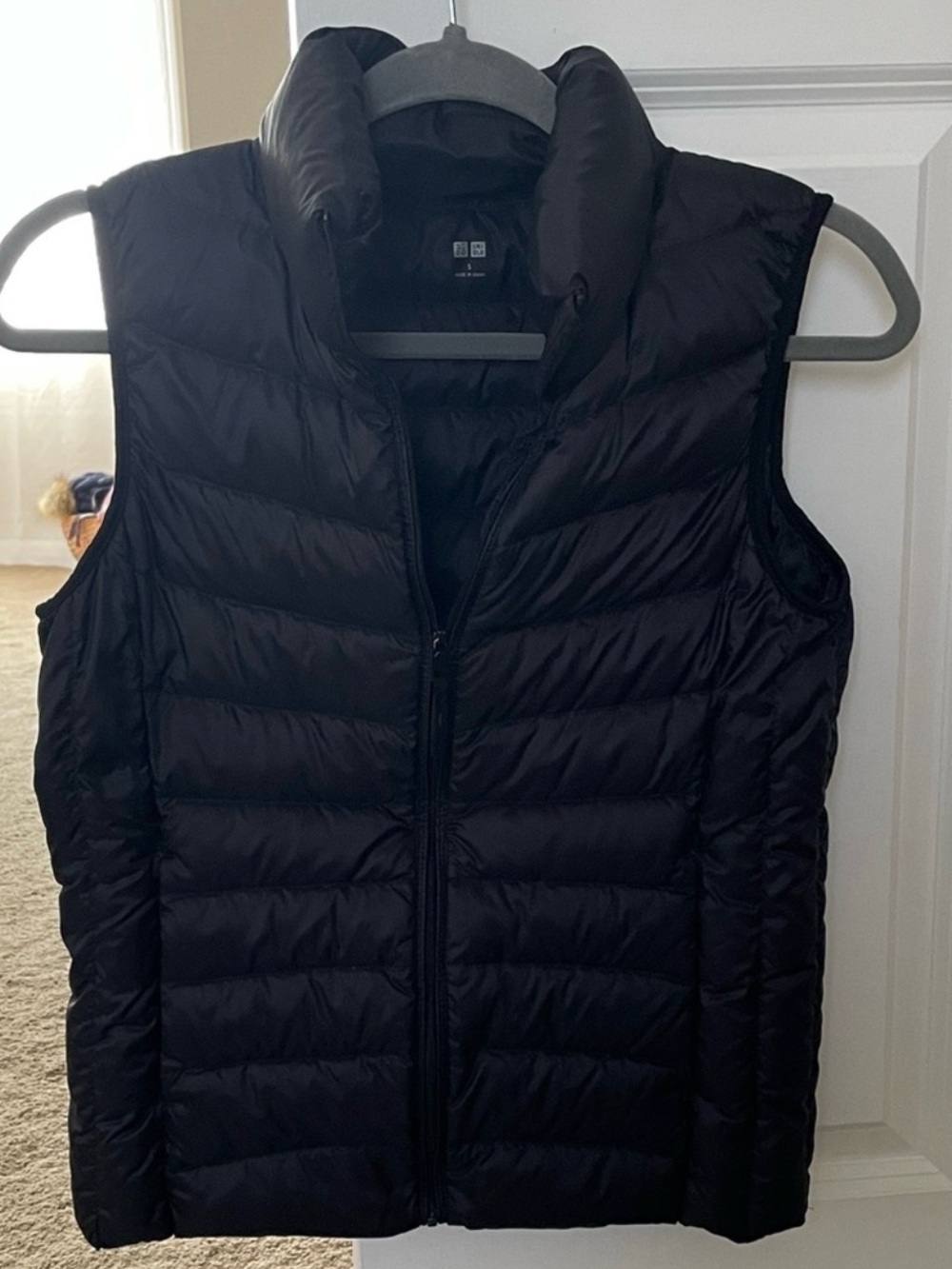 Uniqlo Lightweight Down Puffer Vest - S